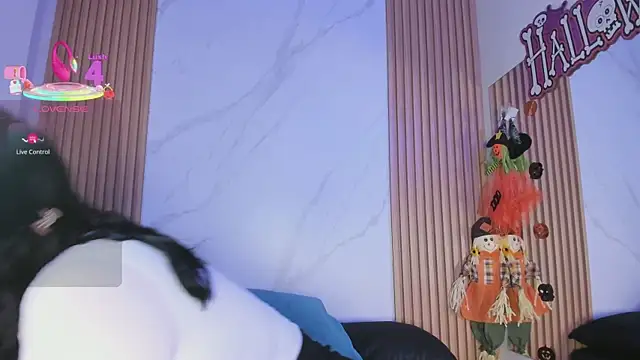 juicy led  online show from October 28, 2025, 11:14 am