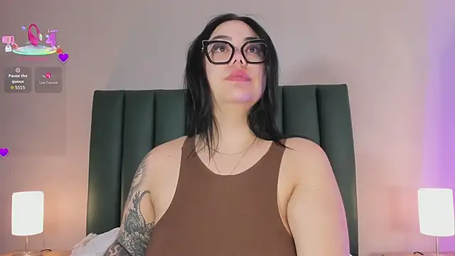 juicy led  online show from April 22, 2026, 11:12 am