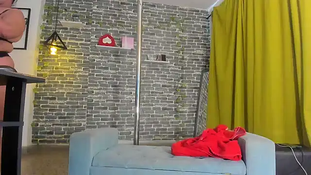 Snapshot of iam_samy_ chatting on February 3, 2025, 5:56 pm iam samy  online show from February 3, 2025, 5:56 pm