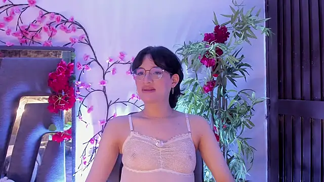 Black Rose2 online show from November 13, 2025, 12:15 pm