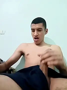 Rogersmit2 online show from December 29, 2024, 5:01 pm