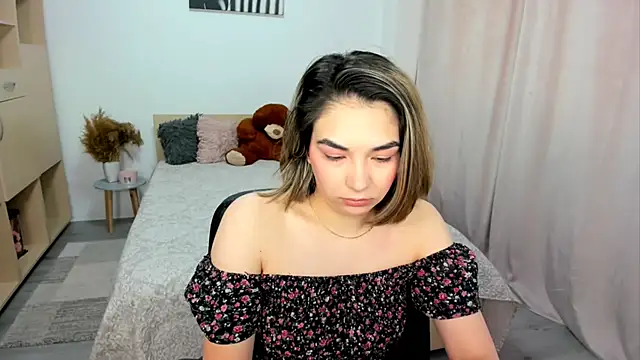 Alexa Dolly12 online show from May 5, 2026, 8:11 am