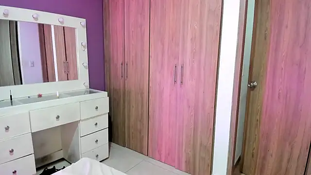 Snapshot of Medelynevans1 chatting on October 13, 2025, 8:42 pm Medelynevans1 online show from October 13, 2025, 8:42 pm