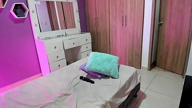 Snapshot of Medelynevans1 chatting on October 16, 2025, 9:49 pm Medelynevans1 online show from October 16, 2025, 9:49 pm