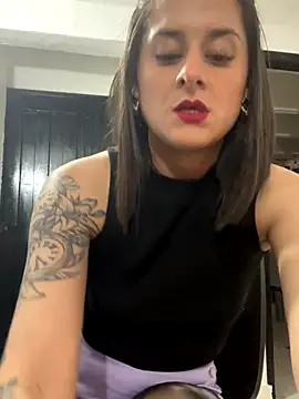 Snapshot of Alice_milf_ chatting on September 22, 2025, 11:12 am Alice milf  online show from September 22, 2025, 11:12 am