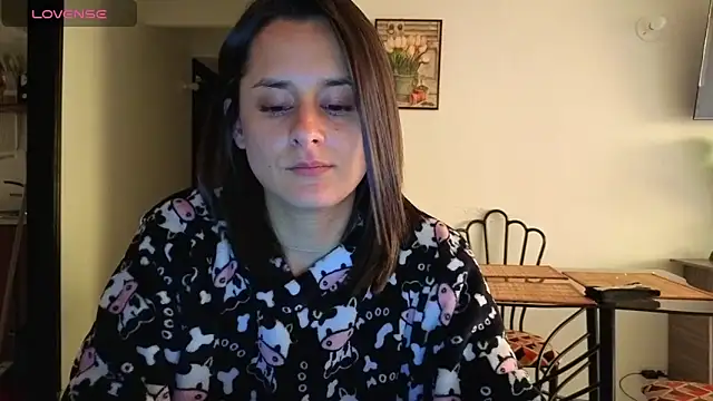 Snapshot of Alice_milf_ chatting on September 24, 2025, 2:42 pm Alice milf  online show from September 24, 2025, 2:42 pm