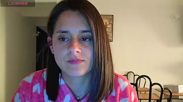 Snapshot of Alice_milf_ chatting on September 26, 2025, 1:37 pm Alice milf  online show from September 26, 2025, 1:37 pm