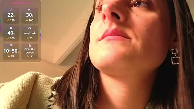 Snapshot of Alice_milf_ chatting on October 5, 2025, 8:40 pm Alice milf  online show from October 5, 2025, 8:40 pm