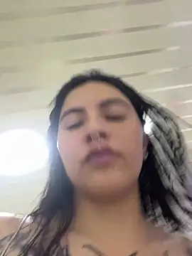  luna torres online show from May 4, 2026, 12:23 pm