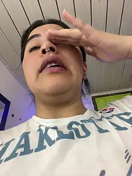  luna torres online show from May 5, 2026, 12:35 pm