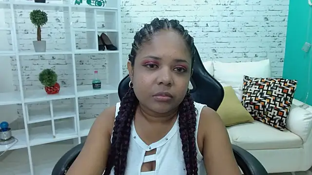 Melikasweetz online show from February 18, 2026, 5:20 pm