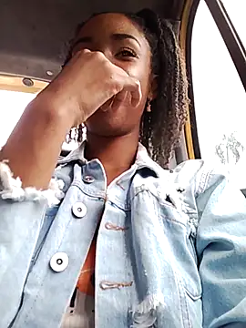 AbbyTomson online show from October 29, 2025, 4:09 pm