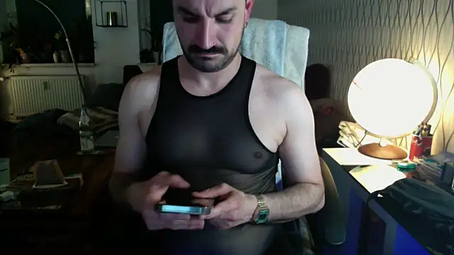tomz0819 online show from June 11, 2026, 8:40 pm
