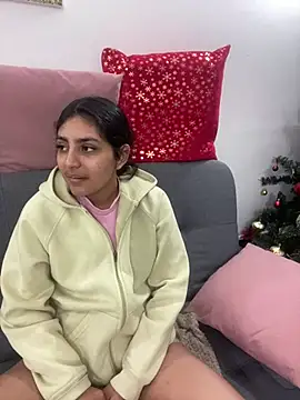 cloe small online show from December 29, 2024, 6:14 am
