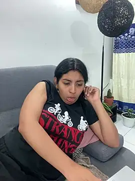 cloe small online show from January 22, 2025, 7:46 am