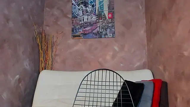 Snapshot of emma-hiill chatting on October 17, 2025, 8:33 pm emma-hiill online show from October 17, 2025, 8:33 pm