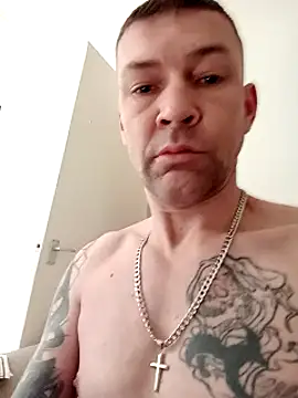 GlAsGoW83 online show from February 27, 2025, 4:21 pm