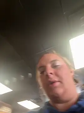 Snapshot of lairarose chatting on October 24, 2025, 4:14 pm lairarose online show from October 24, 2025, 4:14 pm