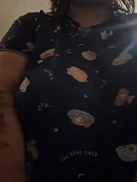 Snapshot of lairarose chatting on November 2, 2025, 10:01 pm lairarose online show from November 2, 2025, 10:01 pm