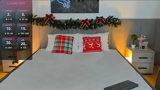 MiaBecky online show from December 30, 2024, 5:26 am