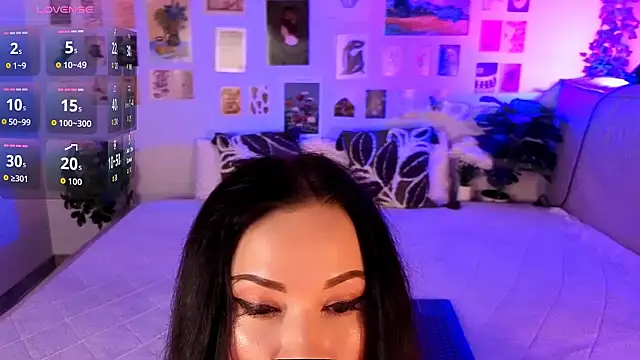 MiaBecky online show from May 13, 2026, 5:49 am