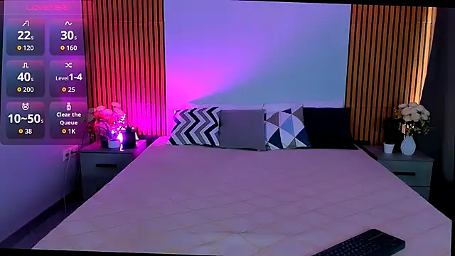 MiaBecky online show from May 22, 2026, 5:47 am