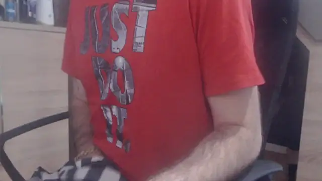 Snapshot of uncutguy01 chatting on December 31, 2024, 10:26 am uncutguy01 online show from December 31, 2024, 10:26 am