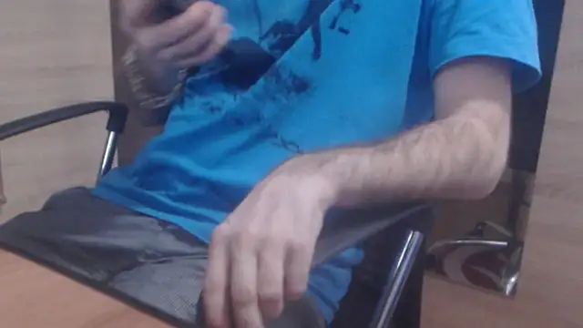 Snapshot of uncutguy01 chatting on January 9, 2025, 2:07 pm uncutguy01 online show from January 9, 2025, 2:07 pm