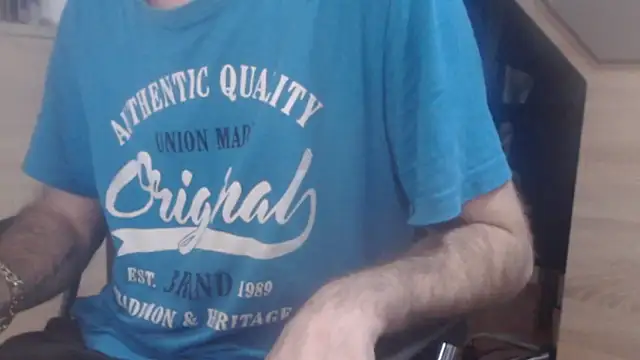 Snapshot of uncutguy01 chatting on January 11, 2025, 3:42 pm uncutguy01 online show from January 11, 2025, 3:42 pm