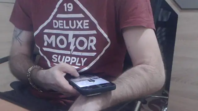 Snapshot of uncutguy01 chatting on January 15, 2025, 12:58 pm uncutguy01 online show from January 15, 2025, 12:58 pm