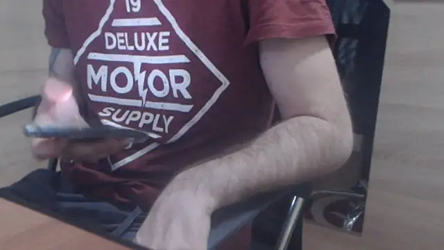 Snapshot of uncutguy01 chatting on January 16, 2025, 1:25 pm uncutguy01 online show from January 16, 2025, 1:25 pm