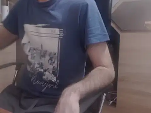 Snapshot of uncutguy01 chatting on February 11, 2025, 4:46 pm uncutguy01 online show from February 11, 2025, 4:46 pm