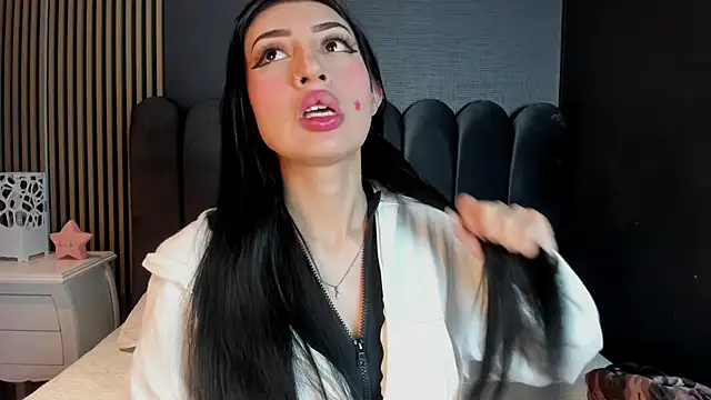 Snapshot of Nicolette_ks_ chatting on April 10, 2026, 4:28 am Nicolette ks online show from April 10, 2026, 4:28 am