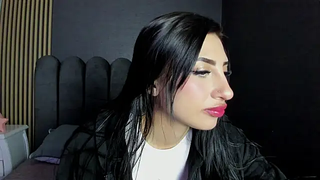 Snapshot of Nicolette_ks_ chatting on May 5, 2026, 5:04 am Nicolette ks online show from May 5, 2026, 5:04 am