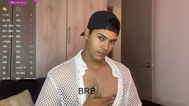 Snapshot of Iamdylan777 chatting on December 3, 2024, 1:21 pm Iamdylan777 online show from December 3, 2024, 1:21 pm