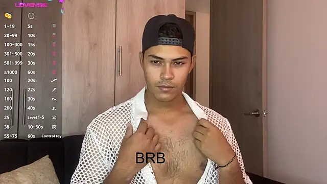 Snapshot of Iamdylan777 chatting on December 4, 2024, 6:39 pm Iamdylan777 online show from December 4, 2024, 6:39 pm