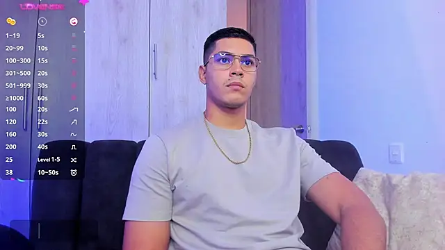 Snapshot of Iamdylan777 chatting on December 5, 2024, 4:12 pm Iamdylan777 online show from December 5, 2024, 4:12 pm