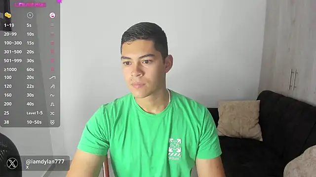 Snapshot of Iamdylan777 chatting on December 12, 2024, 12:22 pm Iamdylan777 online show from December 12, 2024, 12:22 pm