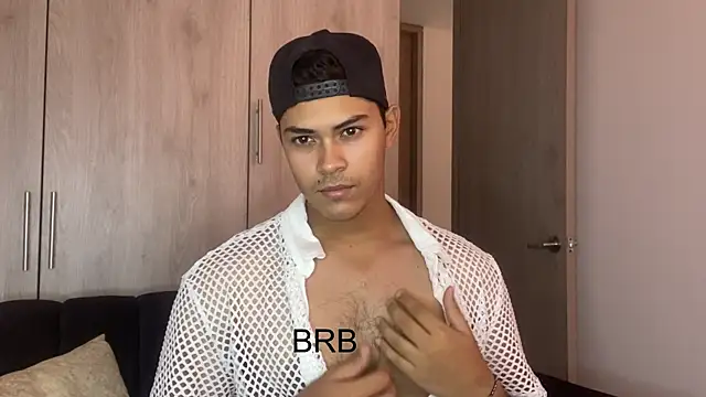 Snapshot of Iamdylan777 chatting on December 20, 2024, 6:24 pm Iamdylan777 online show from December 20, 2024, 6:24 pm