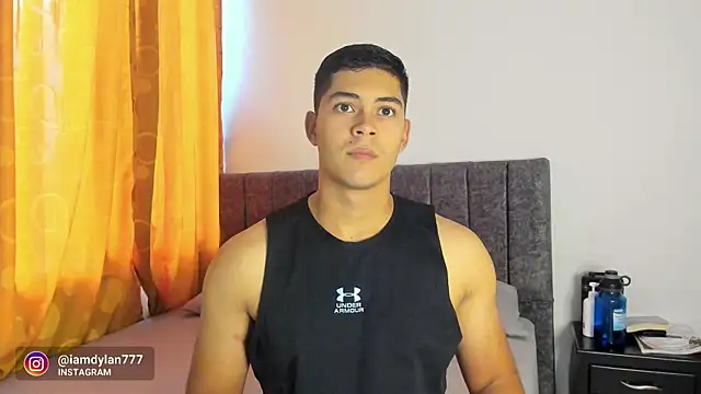 Snapshot of Iamdylan777 chatting on December 24, 2024, 9:22 pm Iamdylan777 online show from December 24, 2024, 9:22 pm