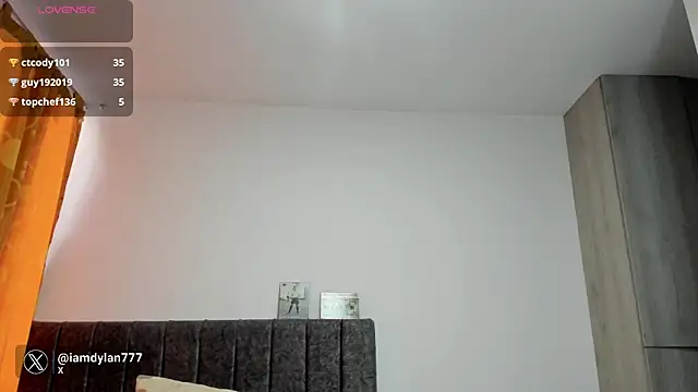 Snapshot of Iamdylan777 chatting on December 31, 2024, 9:28 pm Iamdylan777 online show from December 31, 2024, 9:28 pm