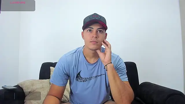 Snapshot of Iamdylan777 chatting on January 27, 2025, 2:02 pm Iamdylan777 online show from January 27, 2025, 2:02 pm