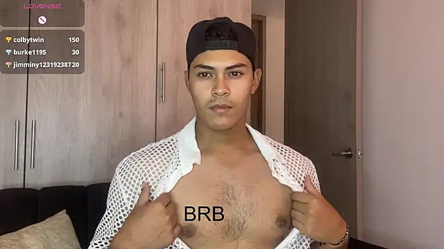 Snapshot of Iamdylan777 chatting on February 9, 2025, 4:57 am Iamdylan777 online show from February 9, 2025, 4:57 am