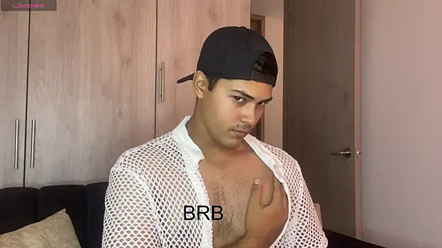 Snapshot of Iamdylan777 chatting on February 12, 2025, 1:52 am Iamdylan777 online show from February 12, 2025, 1:52 am