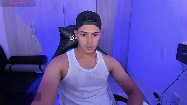 Snapshot of Iamdylan777 chatting on February 17, 2025, 10:36 pm Iamdylan777 online show from February 17, 2025, 10:36 pm