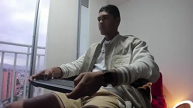 Snapshot of Iamdylan777 chatting on March 19, 2025, 10:53 pm Iamdylan777 online show from March 19, 2025, 10:53 pm