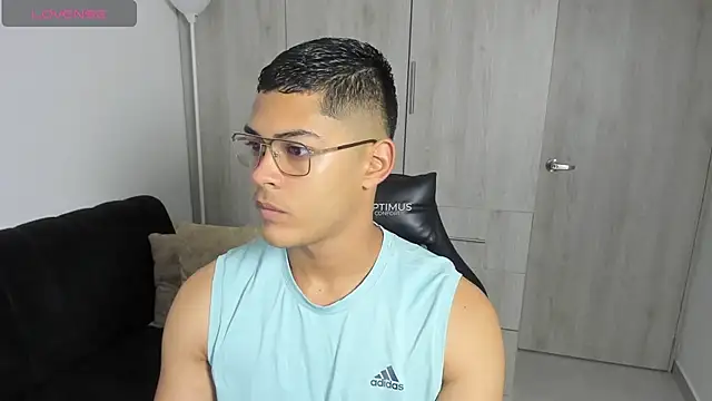 Snapshot of Iamdylan777 chatting on September 17, 2025, 11:12 am Iamdylan777 online show from September 17, 2025, 11:12 am