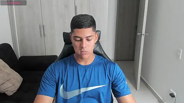 Snapshot of Iamdylan777 chatting on October 1, 2025, 2:12 pm Iamdylan777 online show from October 1, 2025, 2:12 pm