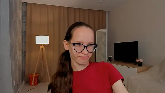 BettyBrowni online show from September 17, 2025, 4:08 pm