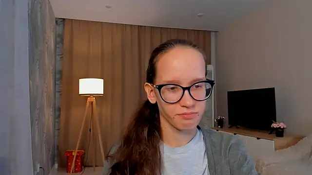 BettyBrowni online show from September 21, 2025, 4:08 pm